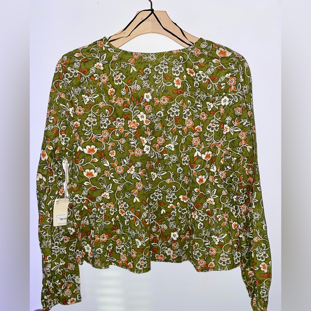 -a.n.a Estie Floral Green V-Neck Blouse - Picture 9 of 11